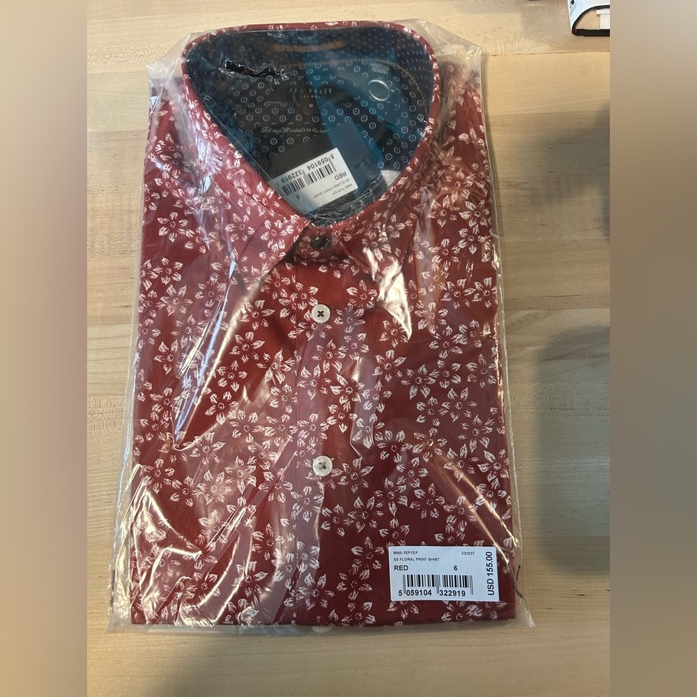 Ted Baker Red SS Floral Print Shirt Size 6 (US XL)
